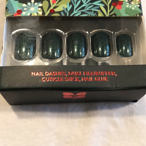 Red Aspen Nail Dashes “Boughs of Holly” Dark Green Glitter Nails - Picture 9 of 10